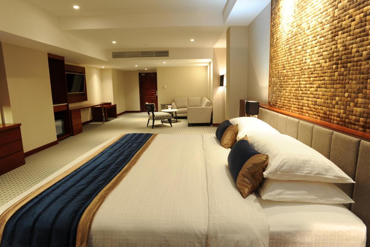 Yangon Thanlwin Hotel Екстер'єр фото