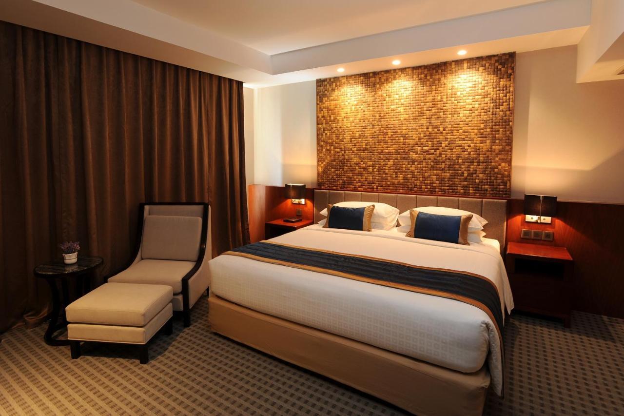 Yangon Thanlwin Hotel Екстер'єр фото