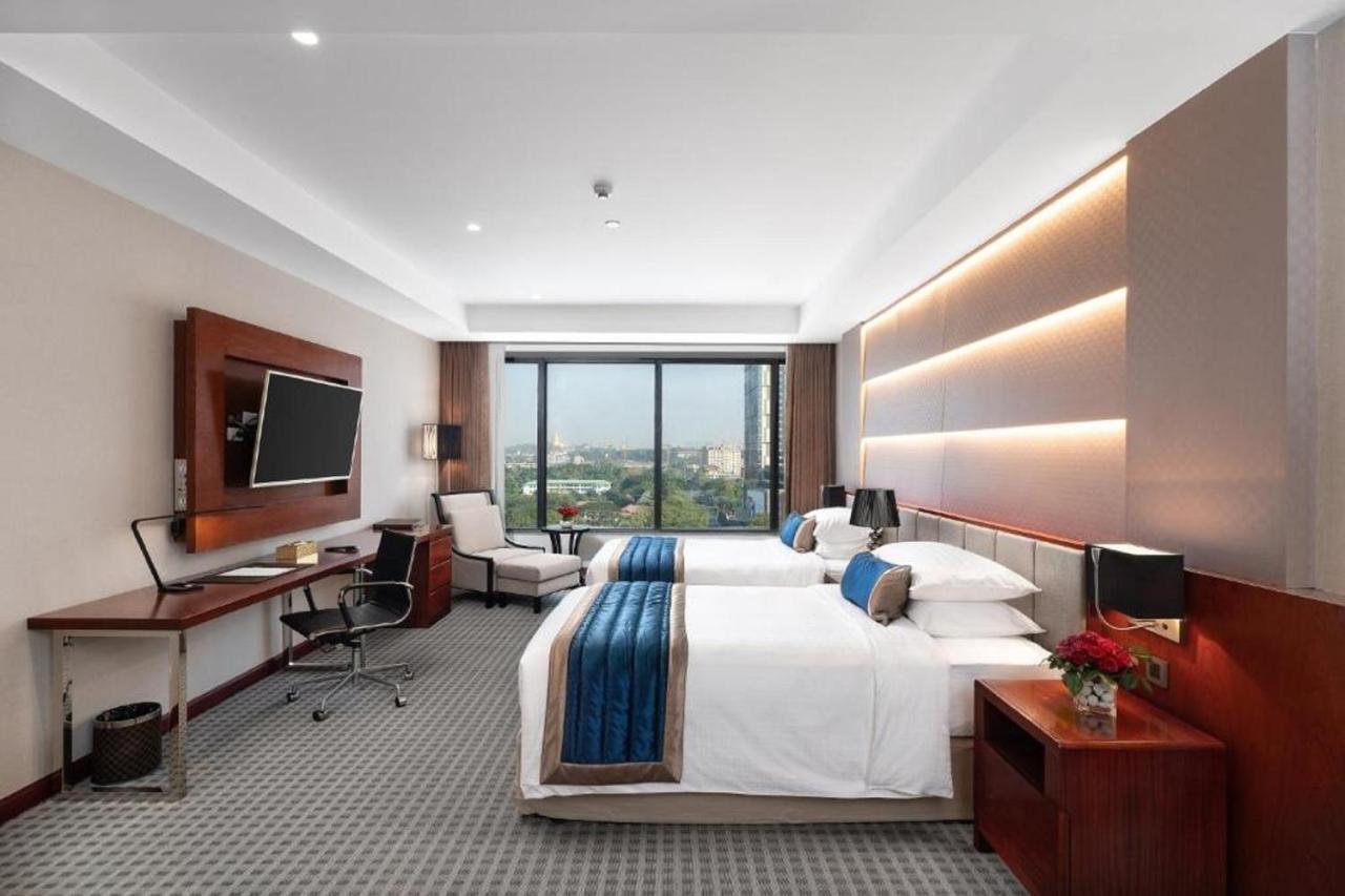 Yangon Thanlwin Hotel Екстер'єр фото