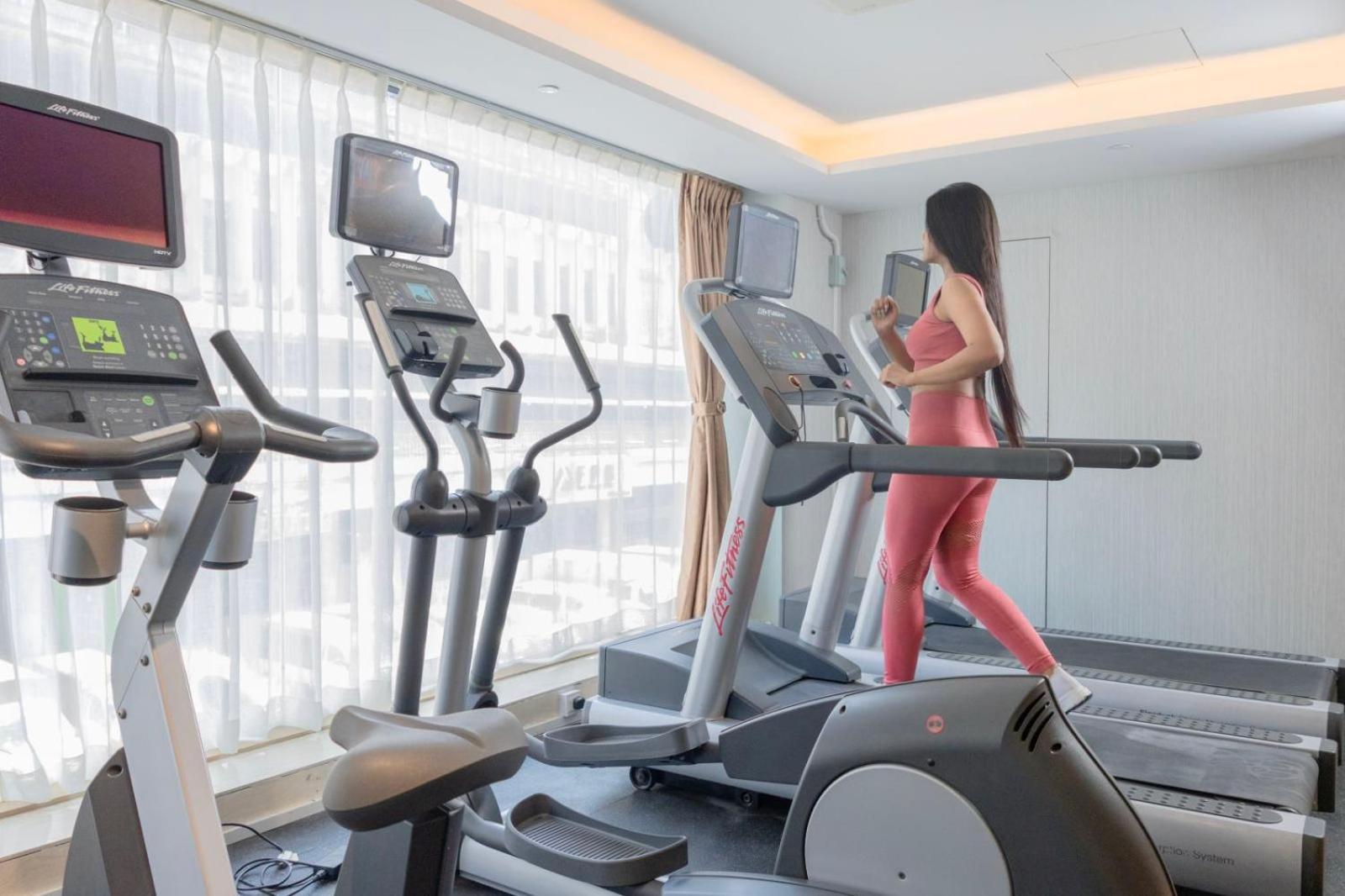 Yangon Thanlwin Hotel Екстер'єр фото