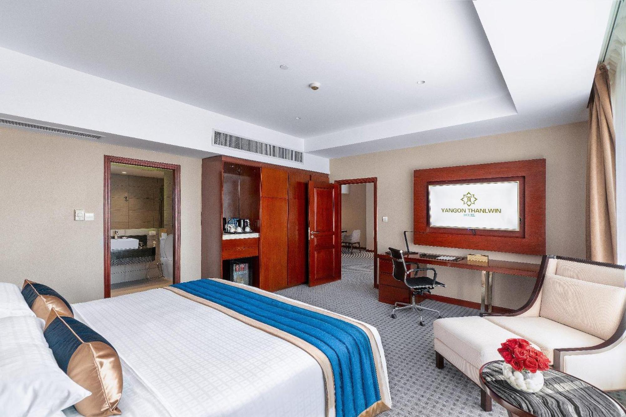 Yangon Thanlwin Hotel Екстер'єр фото
