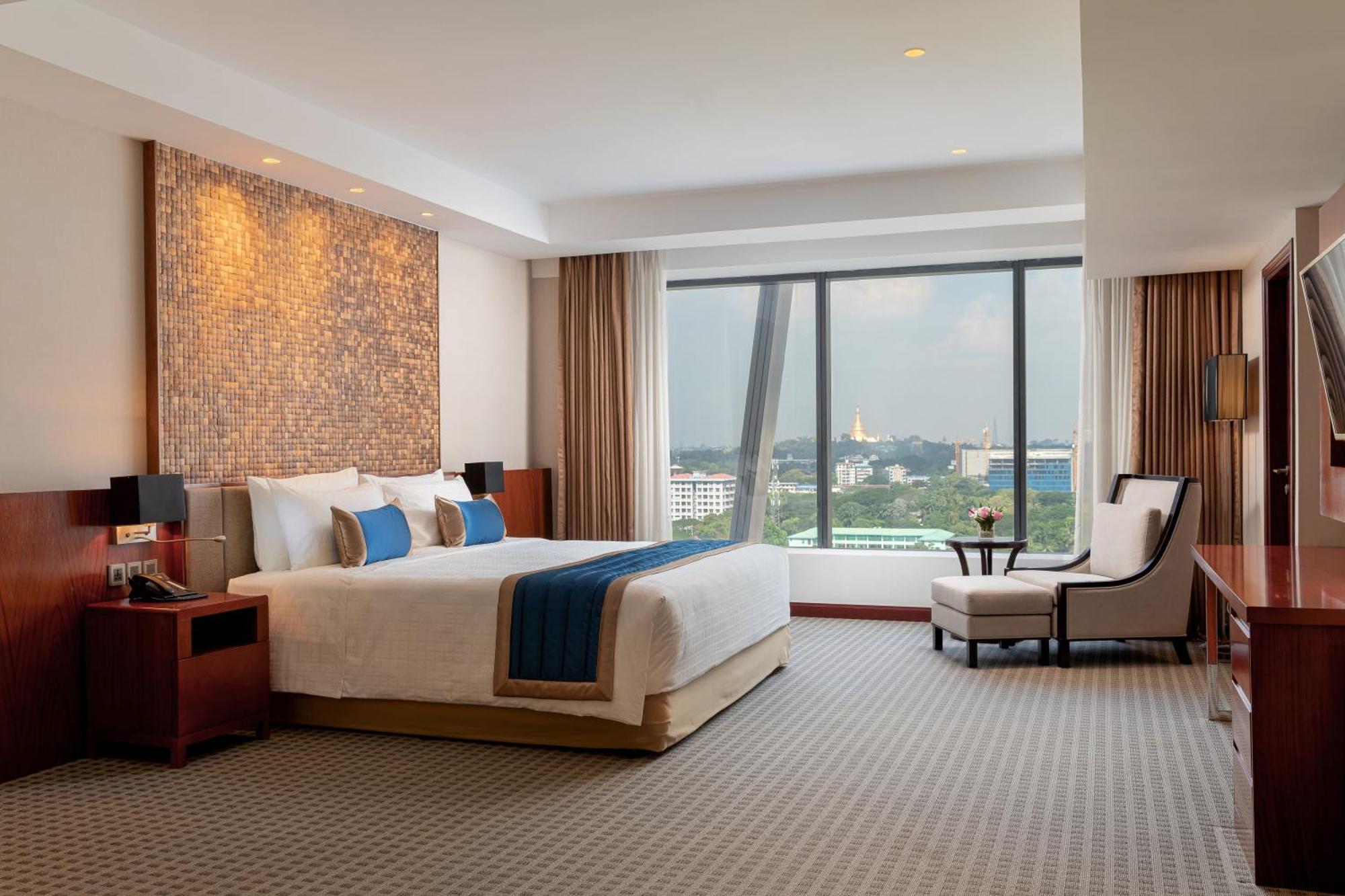 Yangon Thanlwin Hotel Екстер'єр фото