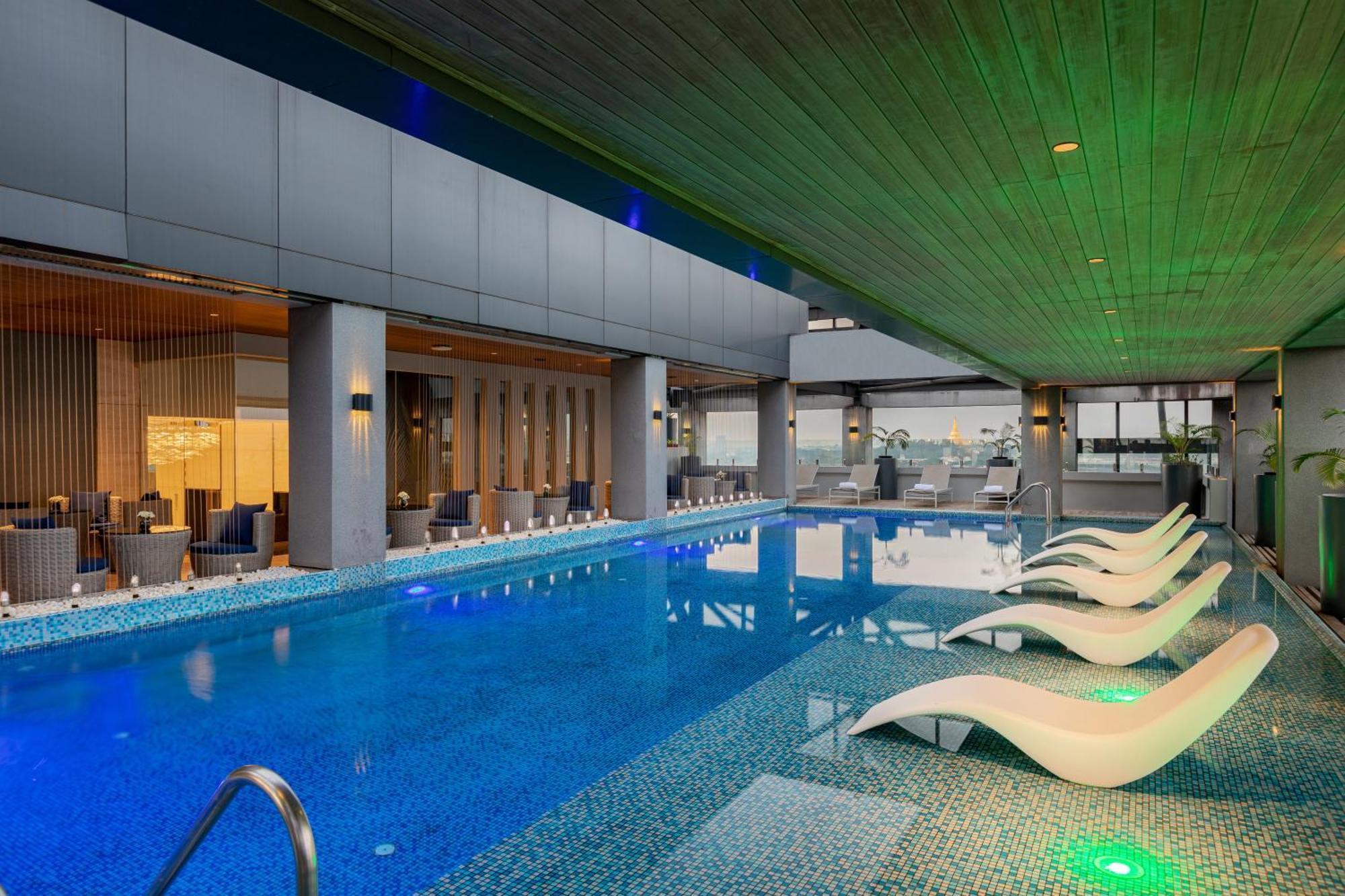 Yangon Thanlwin Hotel Екстер'єр фото