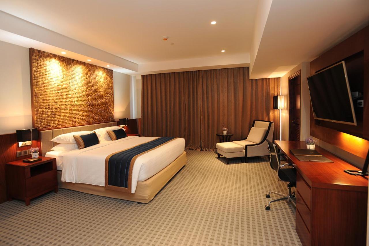 Yangon Thanlwin Hotel Екстер'єр фото