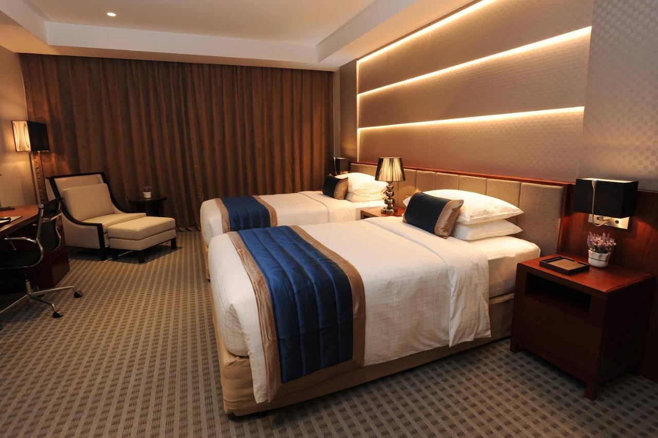 Yangon Thanlwin Hotel Екстер'єр фото